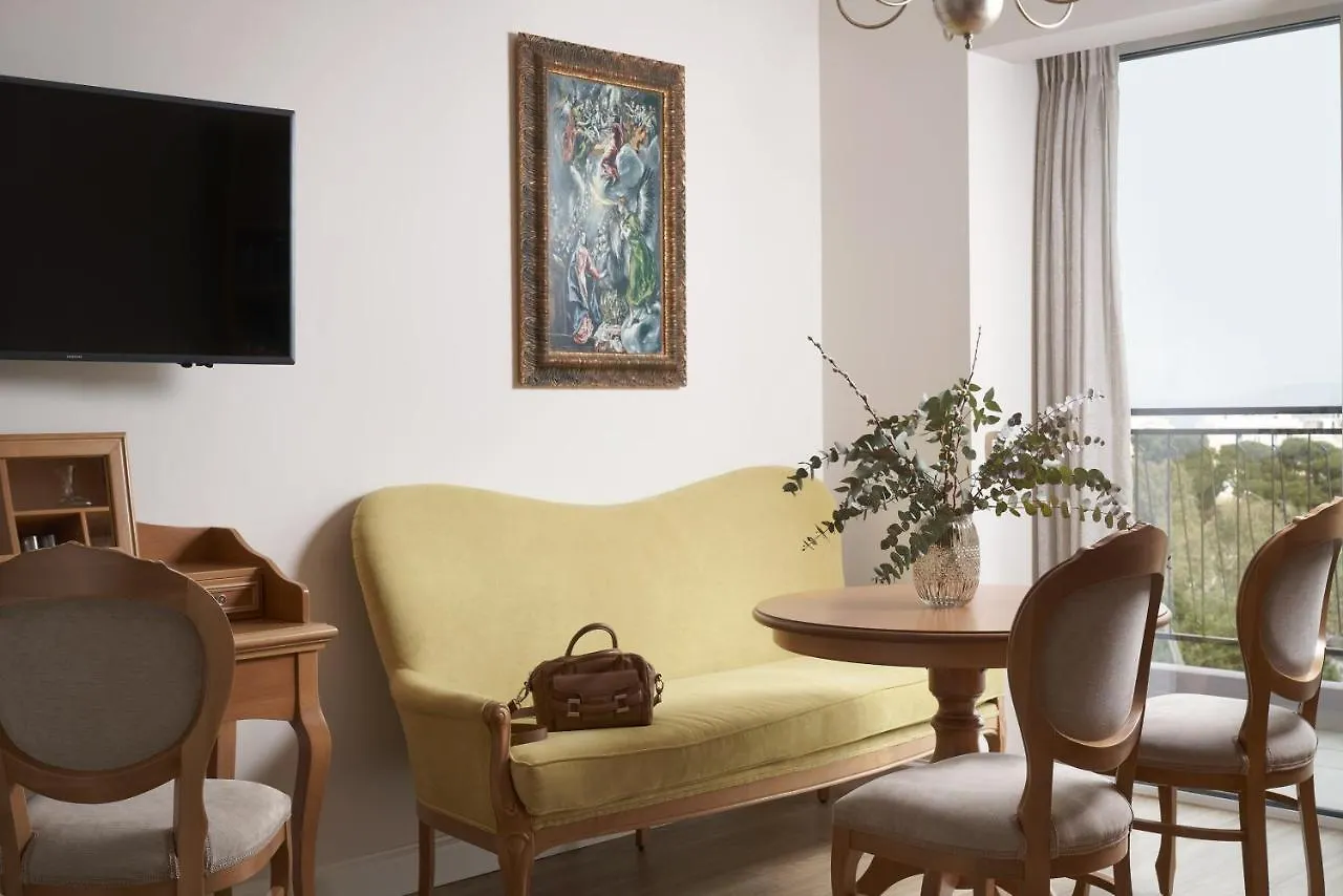 Legacy Gastro Suites Iraklion 5*,
